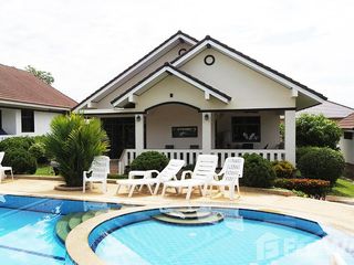 For sale 2 bedrooms villa in Mueang Rayong, Rayong