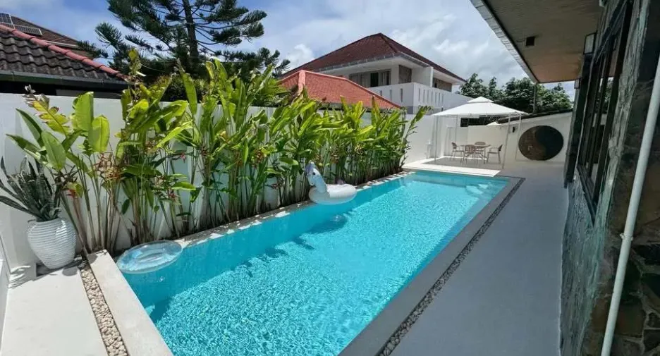 For rent 3 bedrooms townhouse in Thalang, Phuket