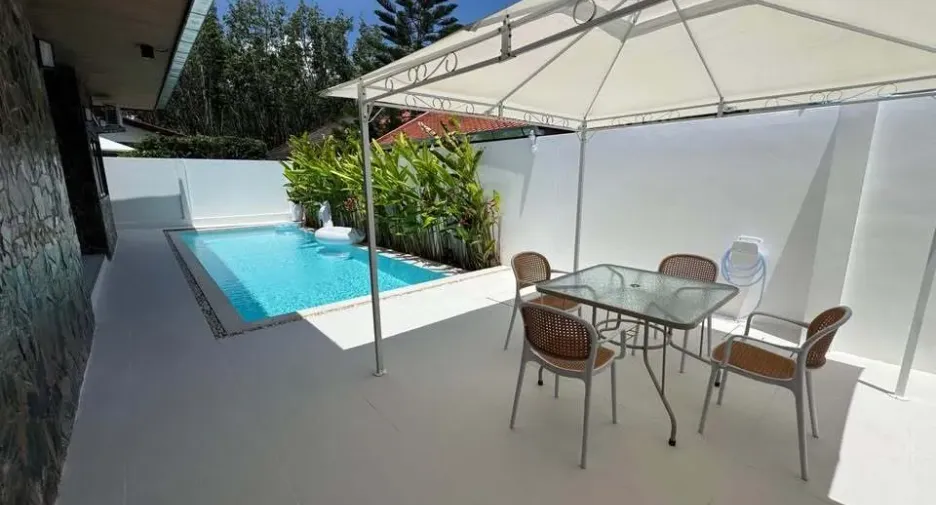 For rent 3 bedrooms townhouse in Thalang, Phuket