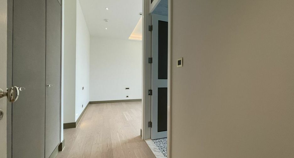 For sale 2 bedrooms condo in Khlong San, Bangkok