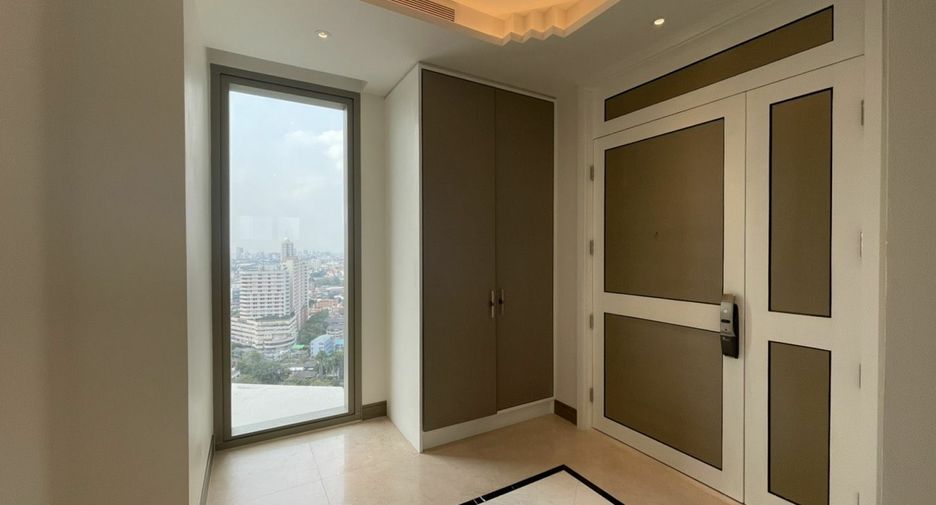 For sale 2 bedrooms condo in Khlong San, Bangkok