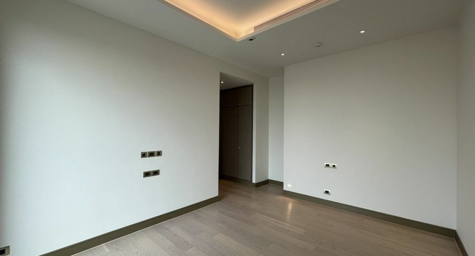 For sale 2 bedrooms condo in Khlong San, Bangkok