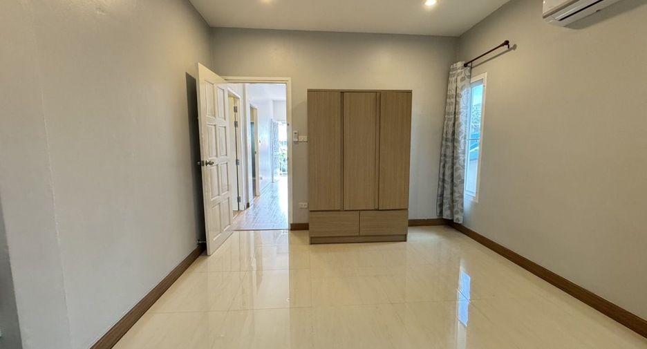 For rent 3 bedrooms house in Mueang Phuket, Phuket