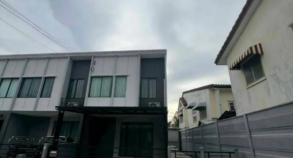 出售 和 出租 3 卧室 联排别墅 在 Bang Bua Thong, Nonthaburi