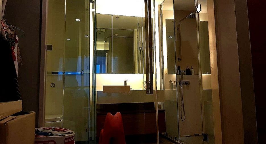 For sale 2 bedrooms condo in Sathon, Bangkok