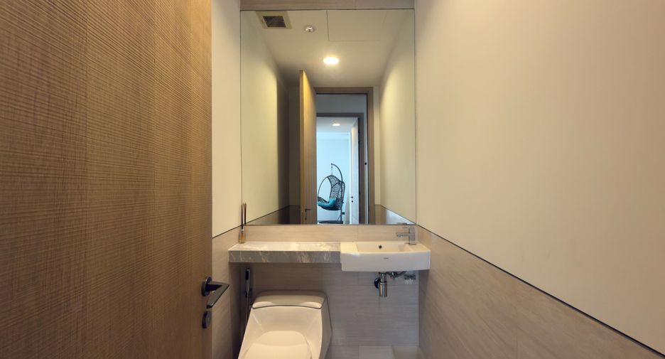 For sale 2 ベッドルーム condo in Sathon, Bangkok