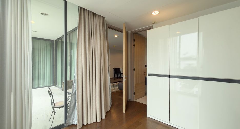 For sale 2 ベッドルーム condo in Sathon, Bangkok