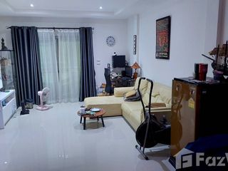 Reihenhaus zum Kauf mit 2 Zimmer in Si Racha, Chonburi