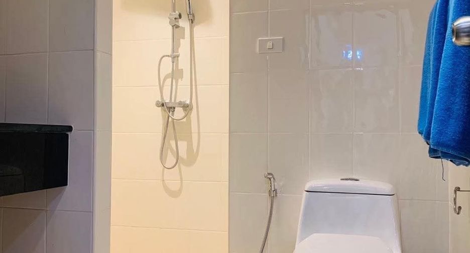 For rent 2 bedrooms condo in Mueang Phuket, Phuket