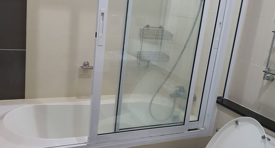 Condo en venta de 2 habitaciones en Si Racha, Chonburi