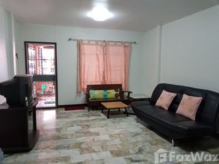 出售 2 卧室 联排别墅 在 Khlong Sam Wa, 曼谷
