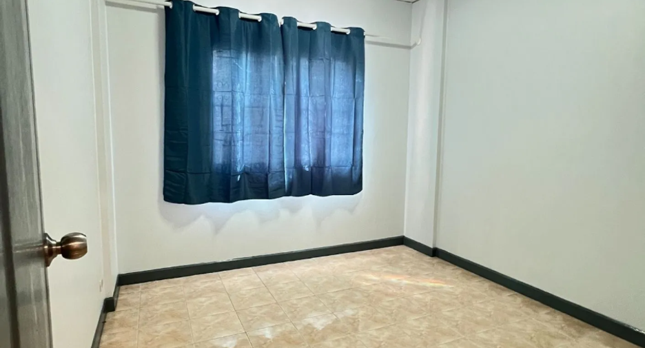 For sale 3 bedrooms townhouse in Thanyaburi, Pathum Thani