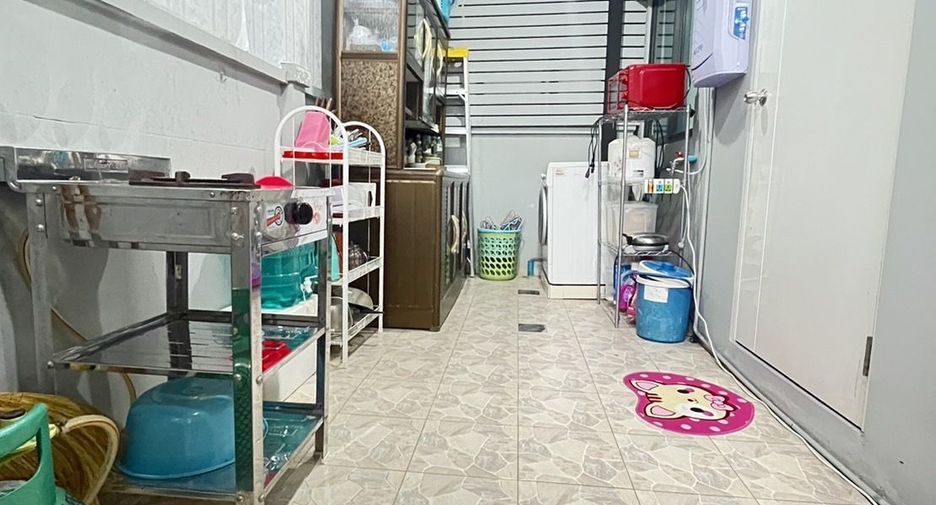 À vendre 3 chambres maison de ville à Sai Mai, Bangkok