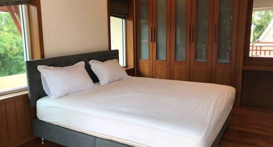 Villa en alquiler de 4 habitaciones en Bang Lamung, Chonburi