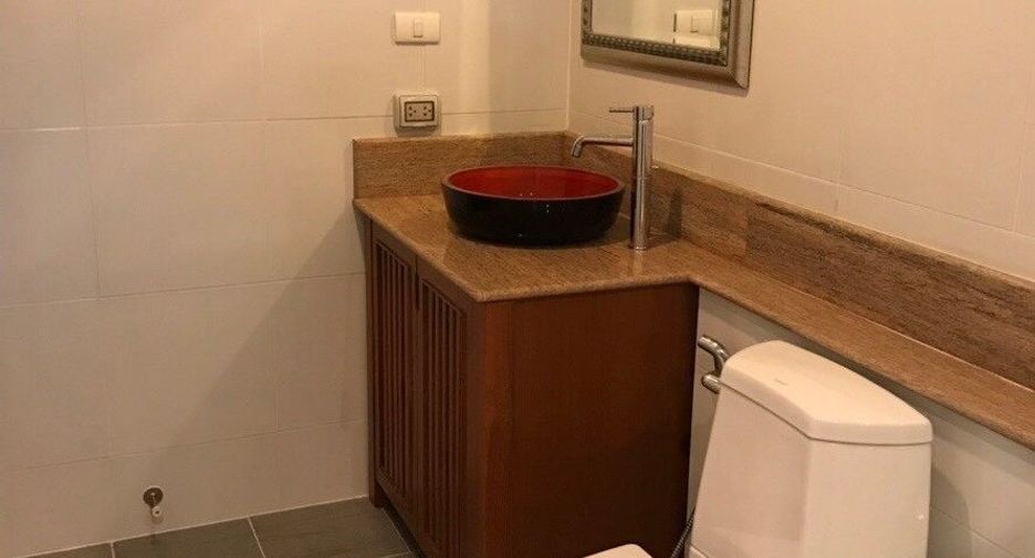 Villa en alquiler de 4 habitaciones en Bang Lamung, Chonburi