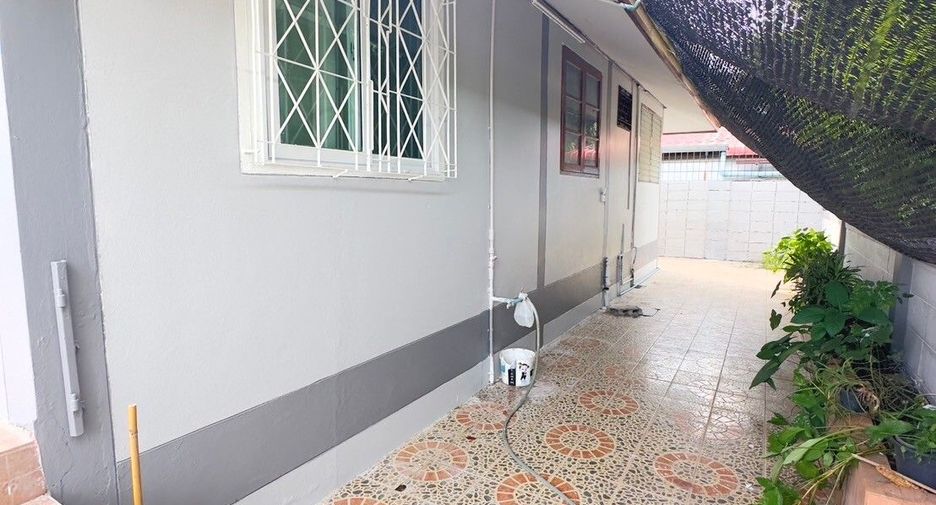 For sale 3 bedrooms house in Mueang Nakhon Sawan, Nakhon Sawan