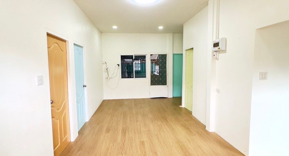 For sale 3 bedrooms house in Mueang Nakhon Sawan, Nakhon Sawan