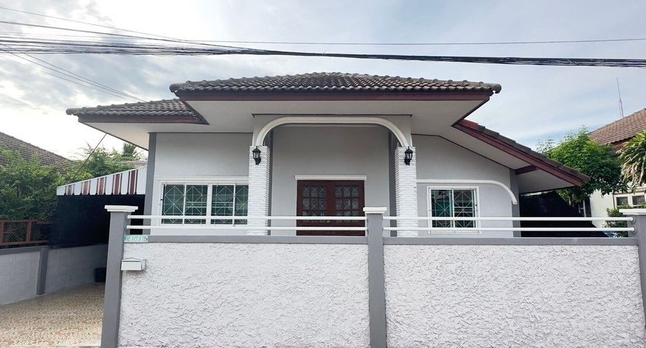 For sale 3 bedrooms house in Mueang Nakhon Sawan, Nakhon Sawan