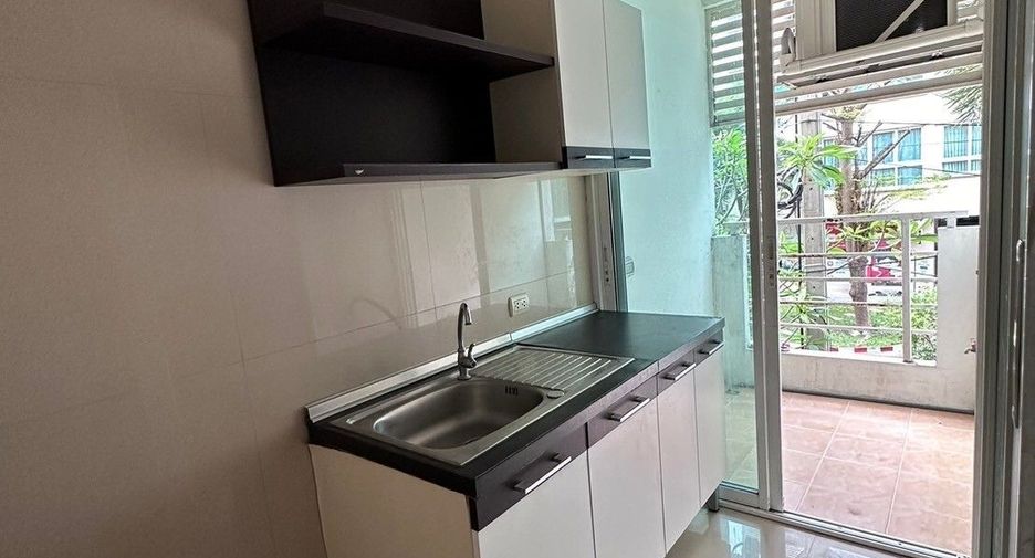 For sale 1 bed condo in Wang Thonglang, Bangkok