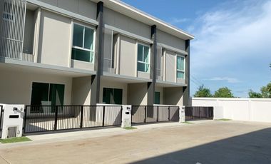 For sale 3 bedrooms townhouse in Sai Noi, Nonthaburi