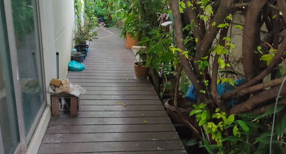 For sale 3 bedrooms townhouse in Nong Khaem, Bangkok