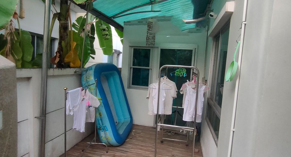 For sale 3 bedrooms townhouse in Nong Khaem, Bangkok