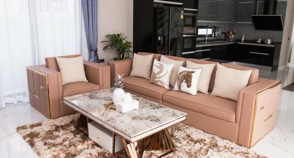 Villa en venta de 6 habitaciones en Bang Lamung, Chonburi