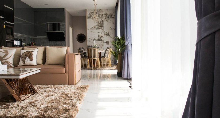 Villa en venta de 6 habitaciones en Bang Lamung, Chonburi