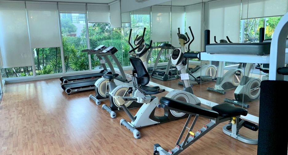 For sale 5 bedrooms house in Mueang Samut Prakan, Samut Prakan