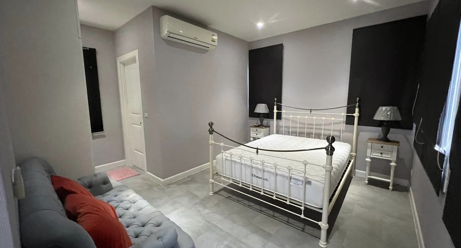 Villa en alquiler de 3 habitaciones en Sattahip, Chonburi