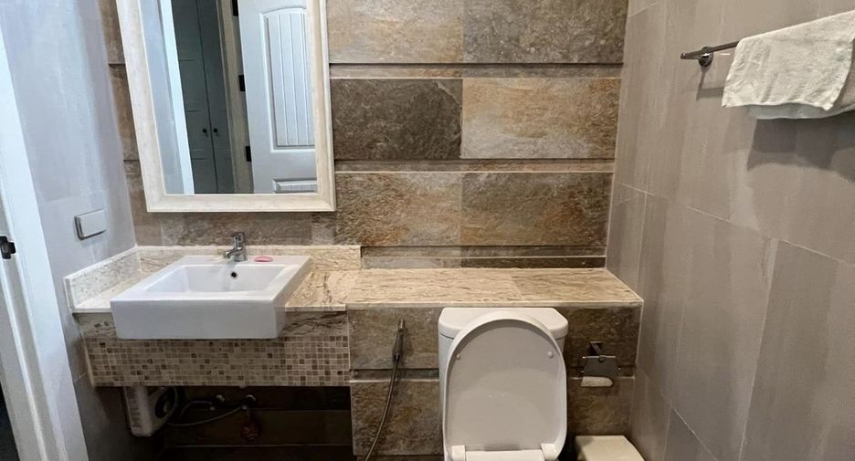 Villa en alquiler de 3 habitaciones en Sattahip, Chonburi
