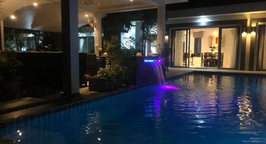 Villa zur Miete mit 4 Zimmer in Mueang Phuket, Phuket