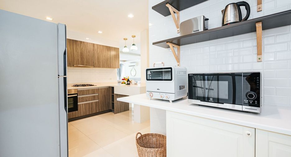 For rent 5 bedrooms villa in Thalang, Phuket