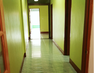 Reihenhaus zum Kauf mit 2 Zimmer in Si Racha, Chonburi