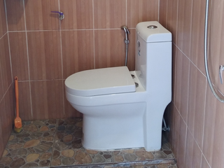 Reihenhaus zum Kauf mit 2 Zimmer in Si Racha, Chonburi