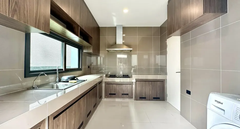 Casa en venta de 3 habitaciones en Bang Khun Thian, Bangkok