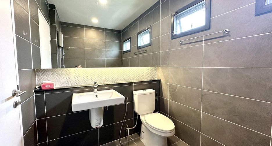 Casa en venta de 3 habitaciones en Bang Khun Thian, Bangkok