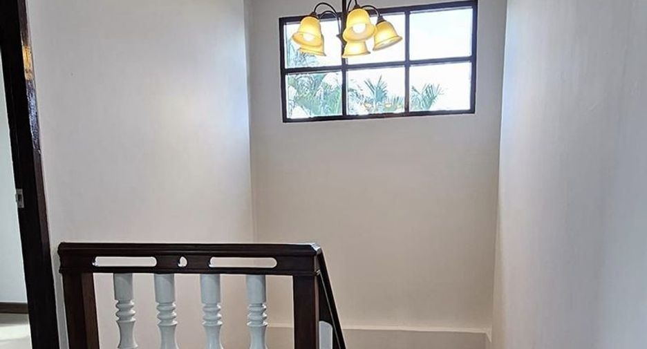 For sale 5 bedrooms house in Mueang Lampang, Lampang