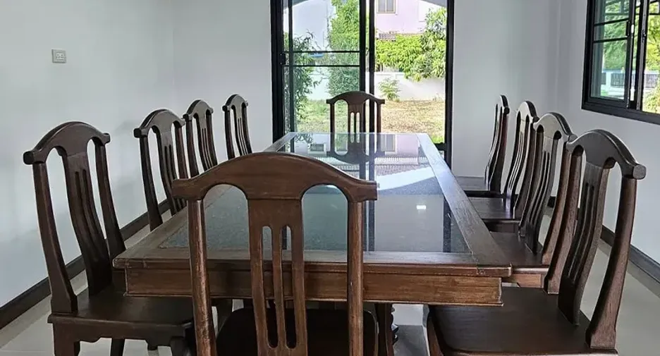 For sale 5 bedrooms house in Mueang Lampang, Lampang