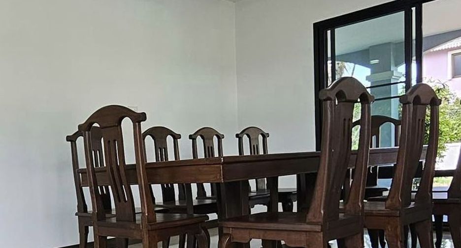 For sale 5 bedrooms house in Mueang Lampang, Lampang