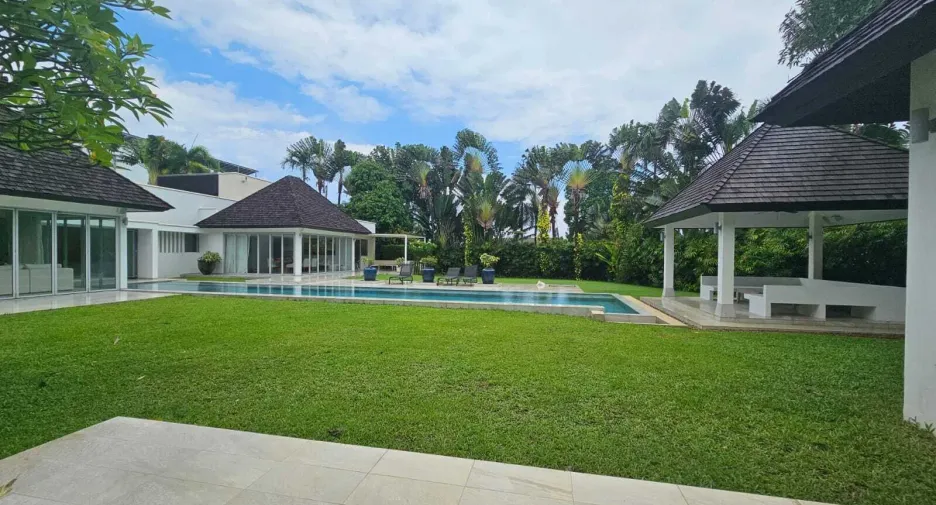 For rent 5 bedrooms villa in Thalang, Phuket