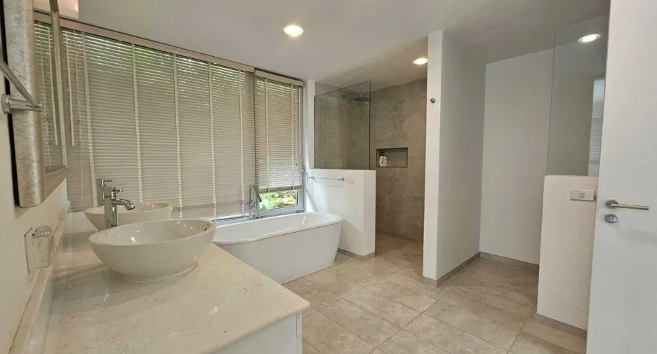 For rent 5 bedrooms villa in Thalang, Phuket