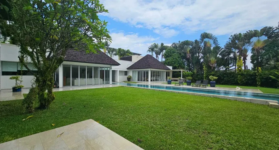 For rent 5 bedrooms villa in Thalang, Phuket