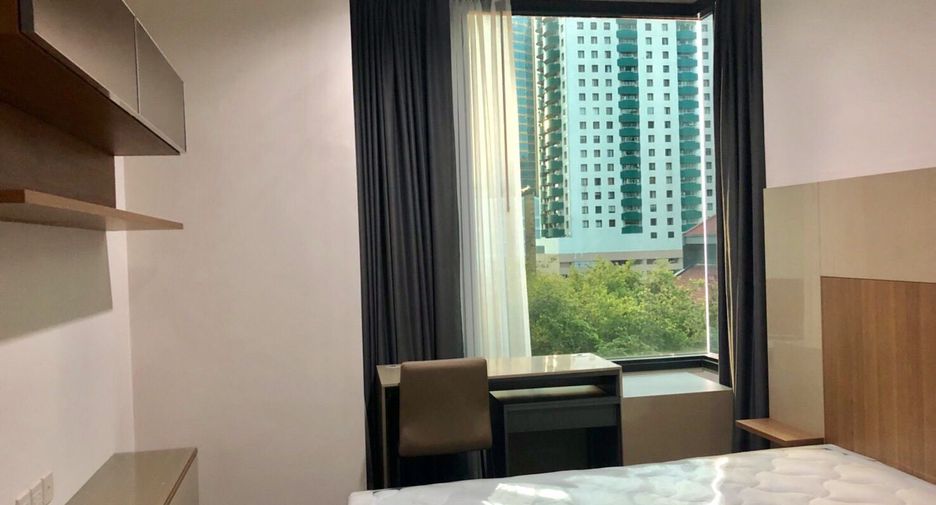 For sale 1 bed condo in Khlong Toei, Bangkok