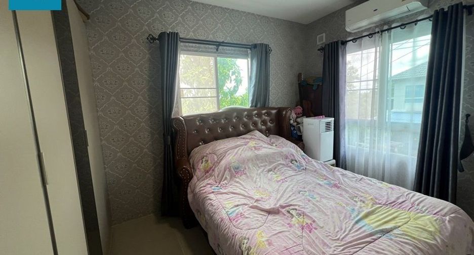For sale 3 bedrooms townhouse in Mueang Samut Prakan, Samut Prakan