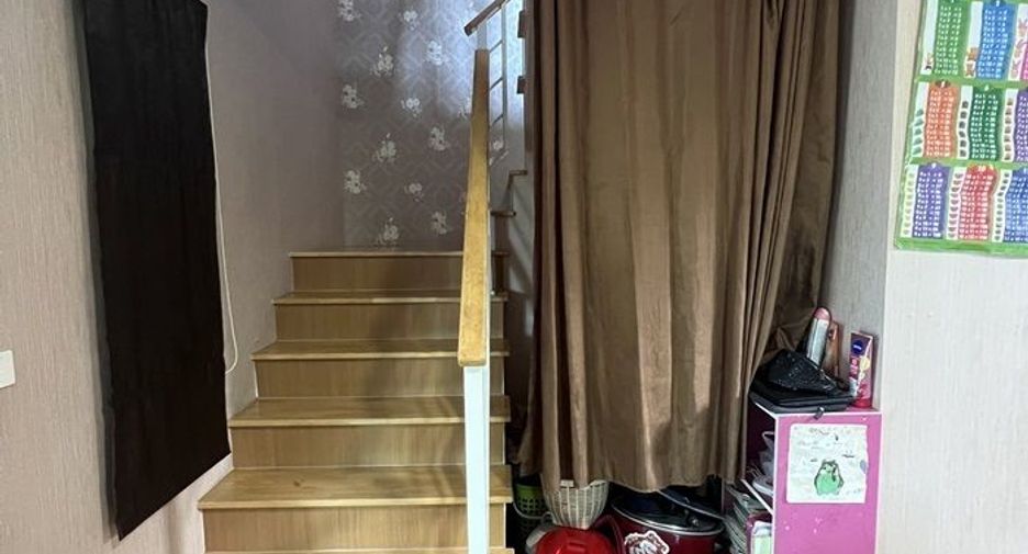 For sale 3 bedrooms townhouse in Mueang Samut Prakan, Samut Prakan