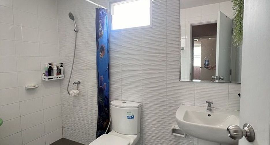 For sale 3 bedrooms townhouse in Mueang Samut Prakan, Samut Prakan