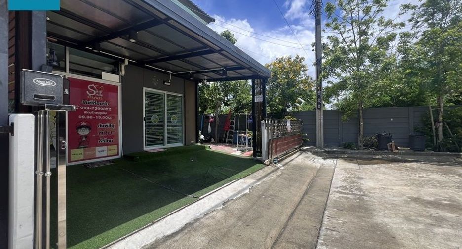 For sale 3 bedrooms townhouse in Mueang Samut Prakan, Samut Prakan