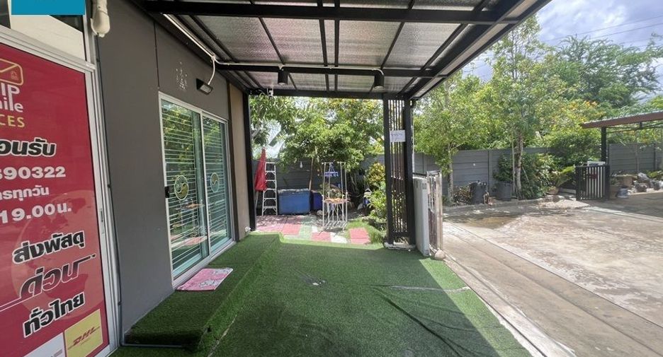 For sale 3 bedrooms townhouse in Mueang Samut Prakan, Samut Prakan