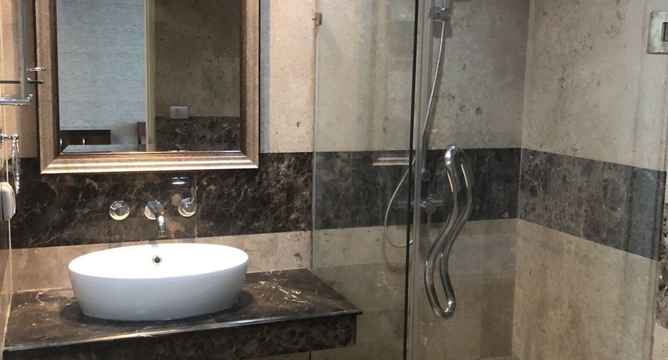 Продажа и аренда 1 кровать кондо в Сатхон, Бангкок